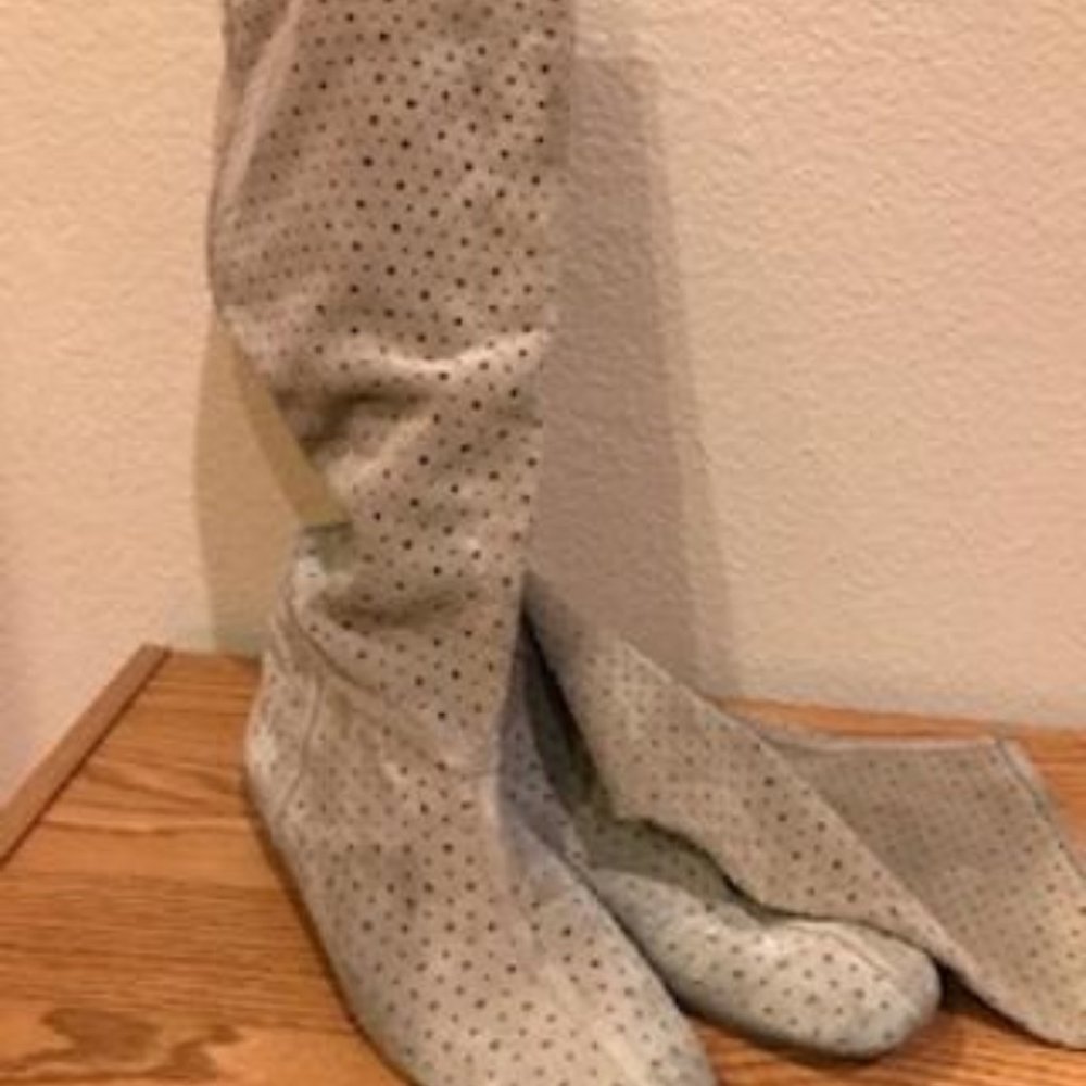 ARTURO  CHIANG Suede Boots